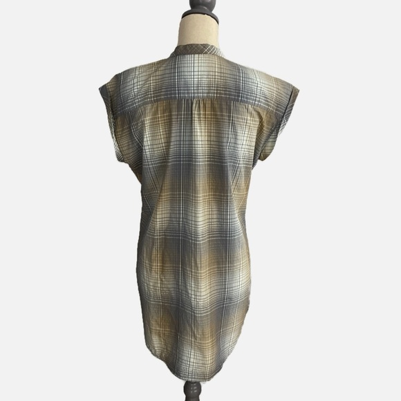 MEC Vida Short Sleeve Shirt Women’s Size Medium UPF Hiking Travel Plaid - Picture 4 of 9